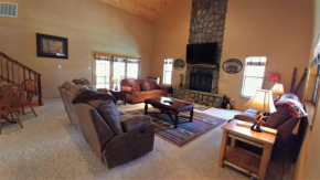 Elk Run Cabin - Hot Tub - WiFi - Satellite - Fire Pit - Washer - Dryer - Covered Decks - Grill - Fireplace